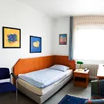 Hotel Central מלון