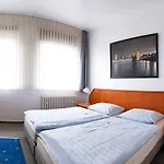 Hotel Central מלון