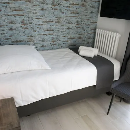 Hotel Central 2* ווסלינג